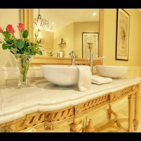 Lakeview Lodge B&B *