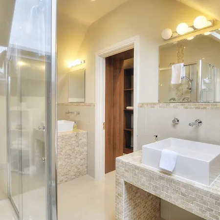 Oda ve Kahvaltı Lakeview Lodge B&B *